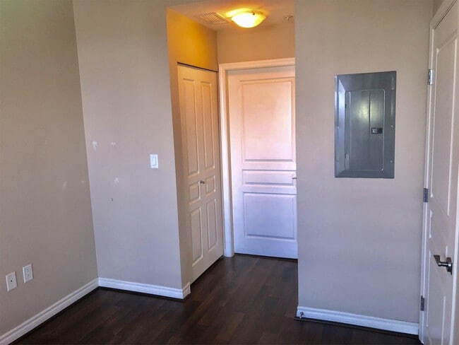 Photo - 300 W Beech St