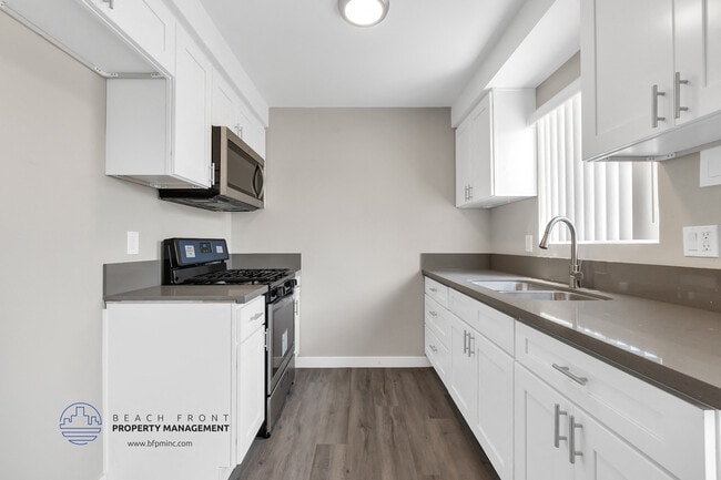 Photo - 15205 Raymond Ave