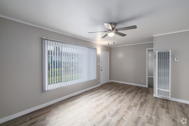 2BR, 1BA - 675SF - Living/ Dining Room - Park Palomar