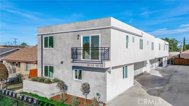 Photo - 1183 E 59th Pl Townhome