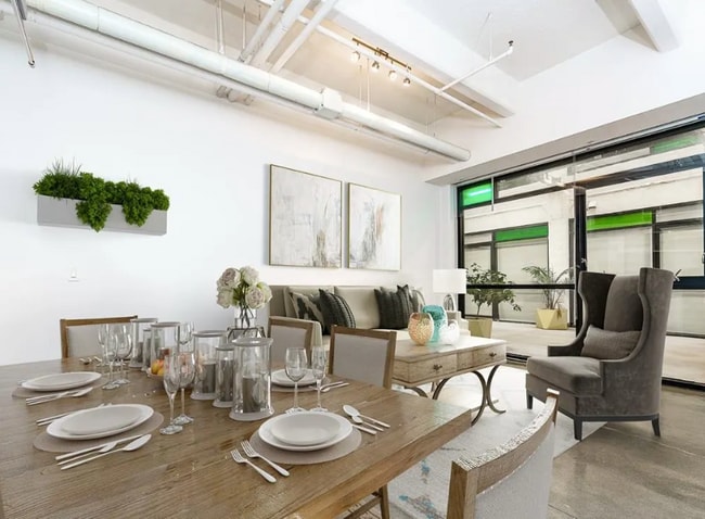Building Photo - 432 S Broadway Unit 302 Rental