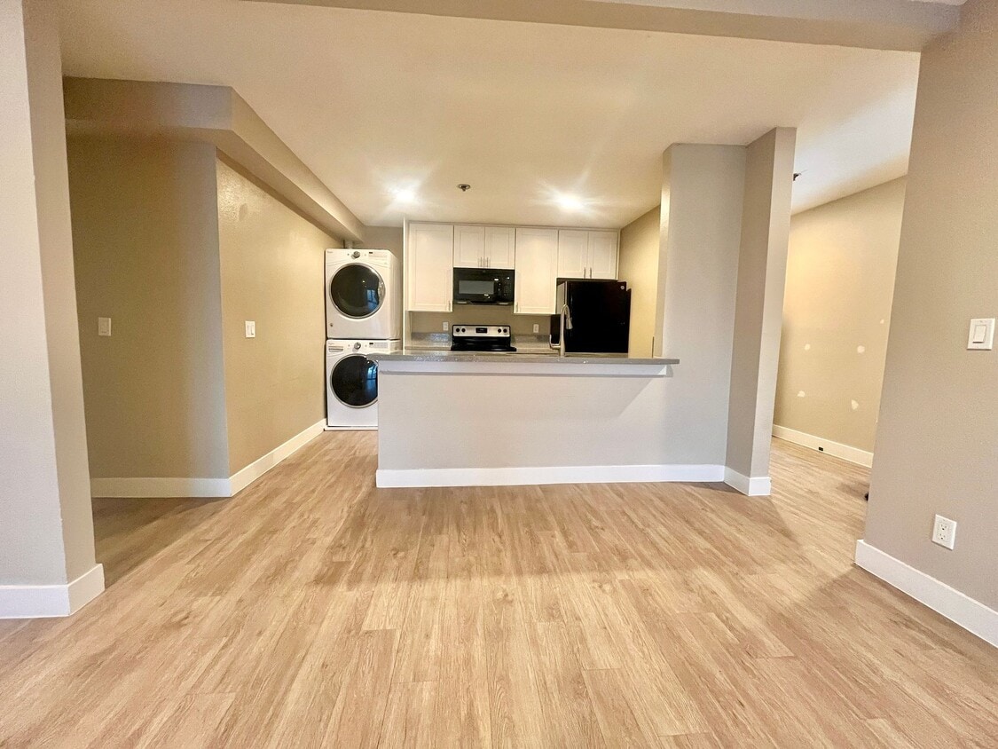 Floor Plan - 2/2 W/D - 06 