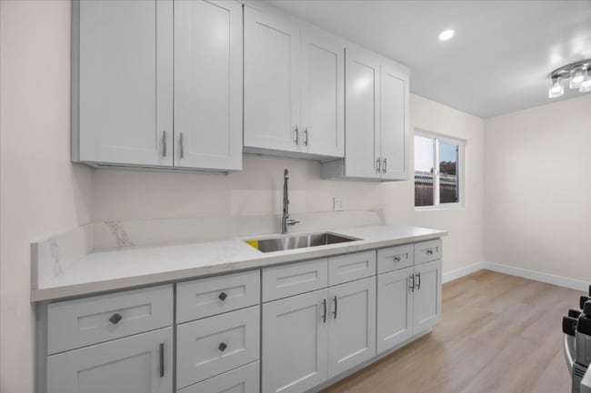 Building Photo - 3539 Delta Ave