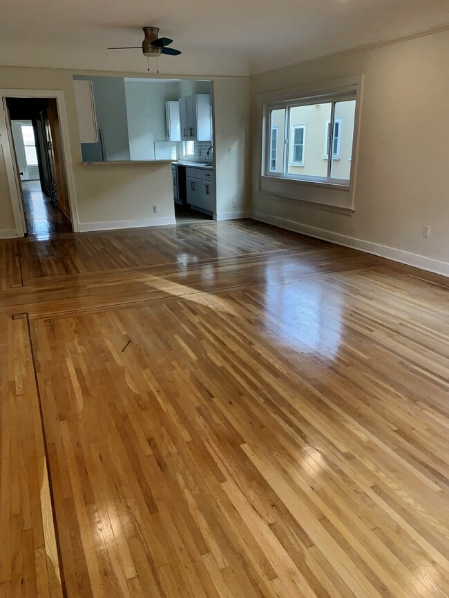 Photo - 642 N Genesee Ave Unit 642