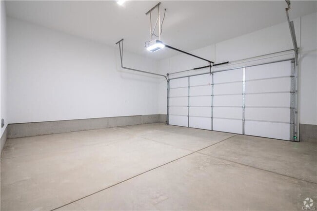 Building Photo - 11092 Chatsworth St Rental