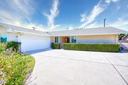 Photo - 8543 Medford St