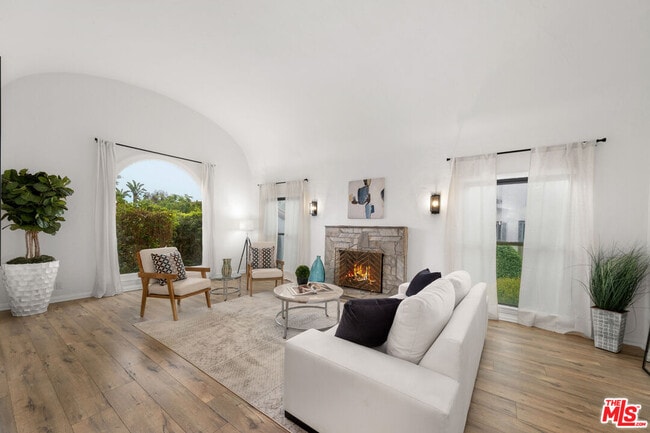 Photo - 205 S Hamel Dr House