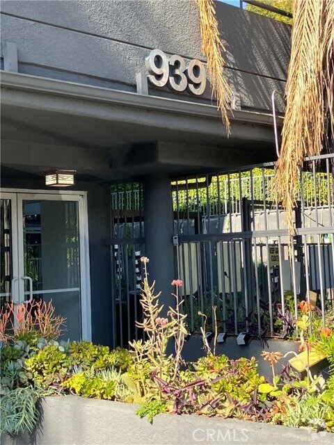 Building Photo - 939 Palm Ave Unit 206 Rental