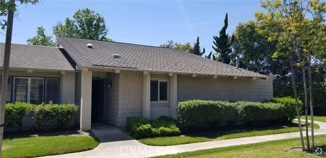 Building Photo - 8566 Fallbrook Cir Unit 711E Rental