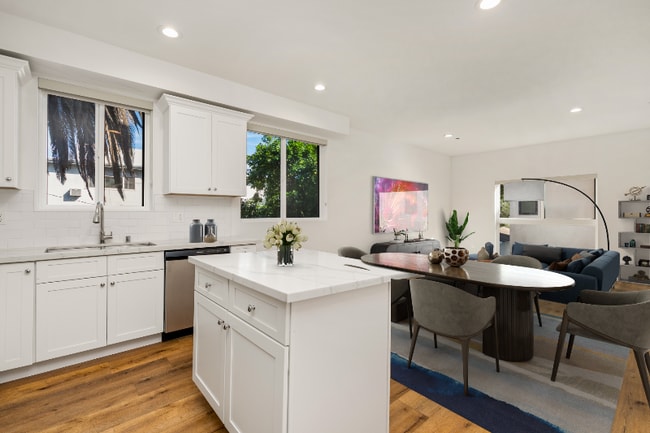 Photo - 4927 1/2 Kester Ave