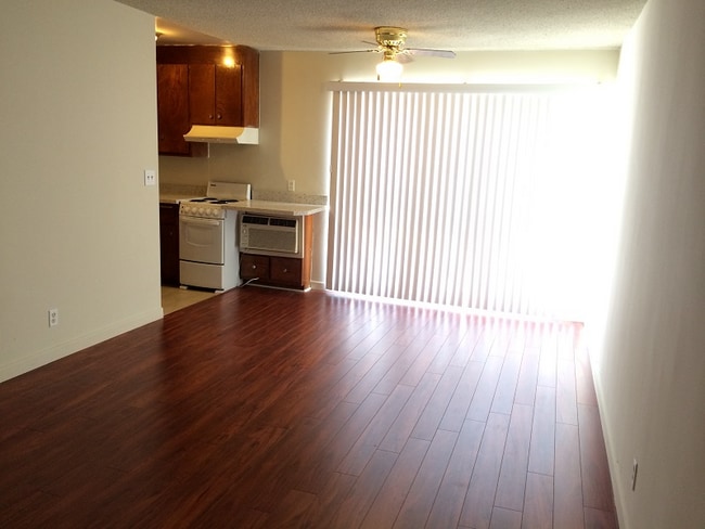 Photo - 530 Veteran Ave