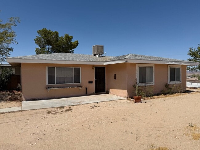 Photo - 3 Bedroom 1 Bathroom House with Spacious Bedrooms and Fenced Backyard