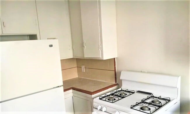 Photo - 838 Hayworth Ave Unit 8