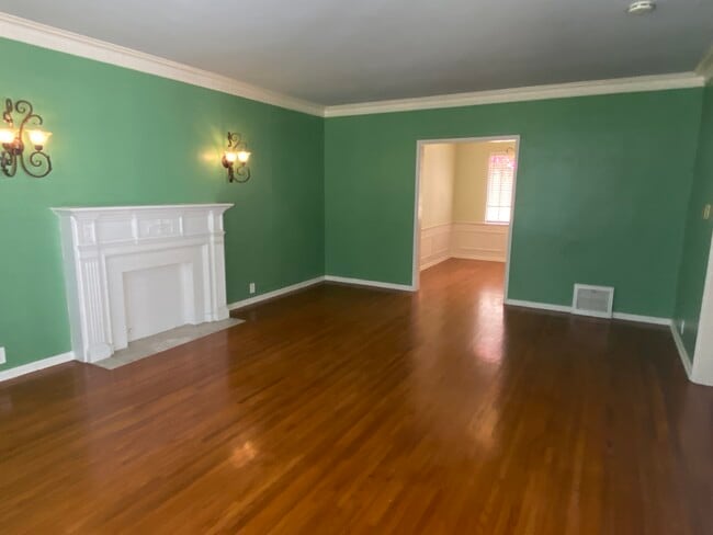 Photo - 921 1/2 S Hobart Blvd Unit 921 1/2 S.Hobart Blvd