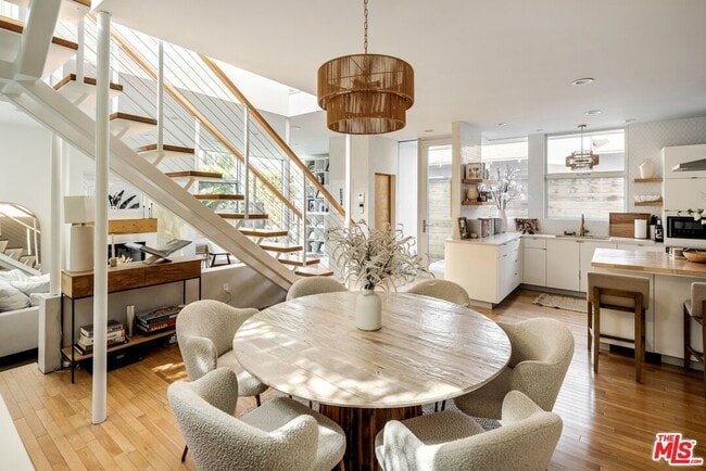 Photo - 844 California Ave