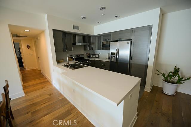 Photo - 7133 Hawthorn Ave Unit 202
