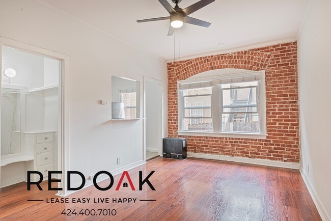 Photo - 200 S Kenmore Ave Apartment Unit 107