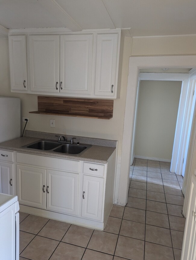 Kitchen - 821 Walnut Ave Unit 821 Walnut