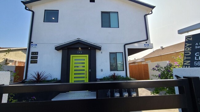 Photo - 84(142-144 1/2) Unit 84(142F)