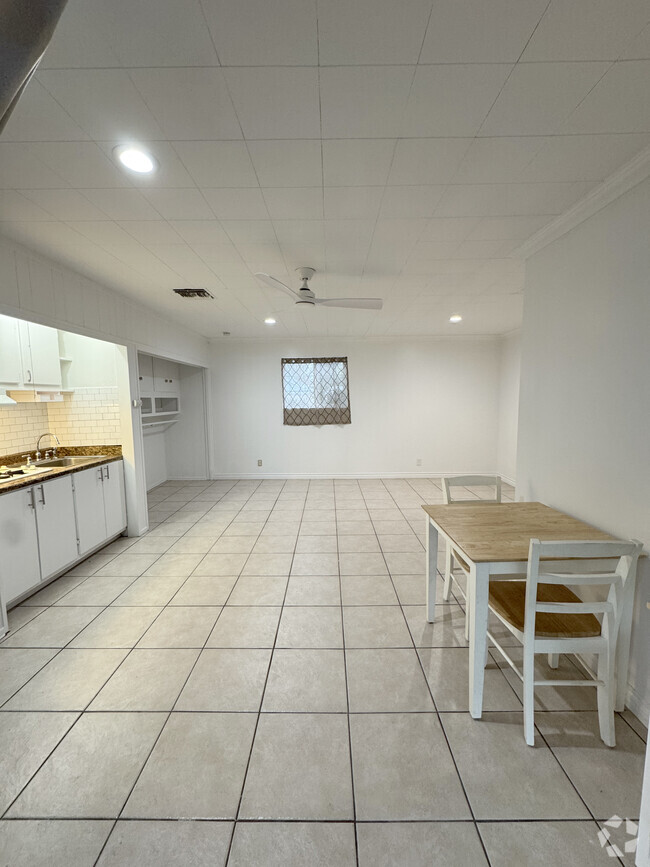 Building Photo - 22700 Roscoe Blvd Unit Studio Rental