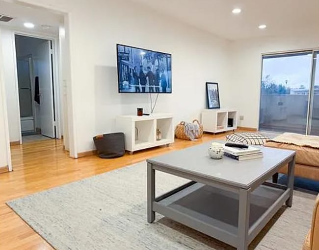 Building Photo - North Hollywood, 2br -2ba HOME