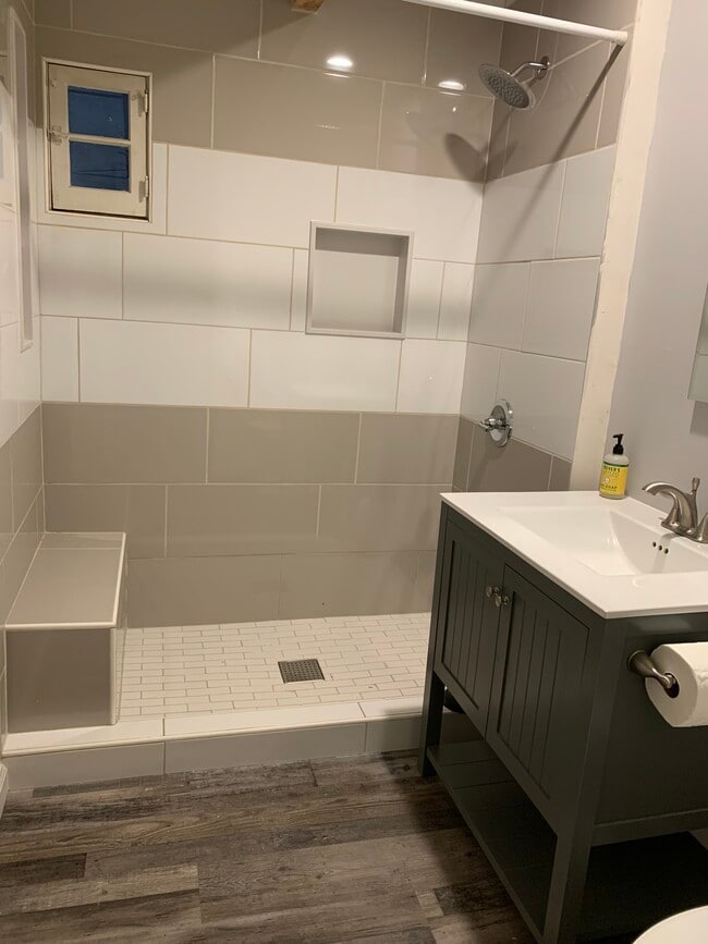 Photo - 5907 Craner Ave