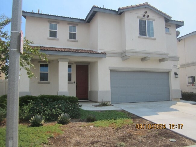 Building Photo - Luxury Townhome in Moreno Valley
