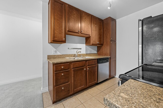 Photo - 1756 Essex St Unit 310