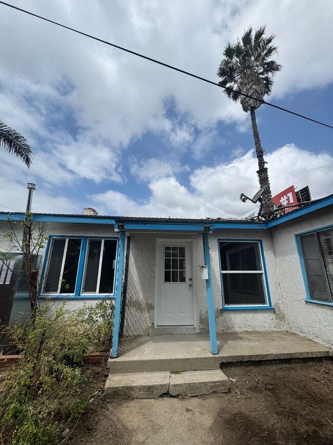 Charming 1-Bedroom Home in Desirable Torra... - Charming 1-Bedroom Home in Desirable Torra...