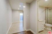Photo - 505 N Kenwood St Townhome