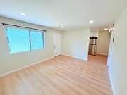 Photo - 328 S Weitzel St Apartment