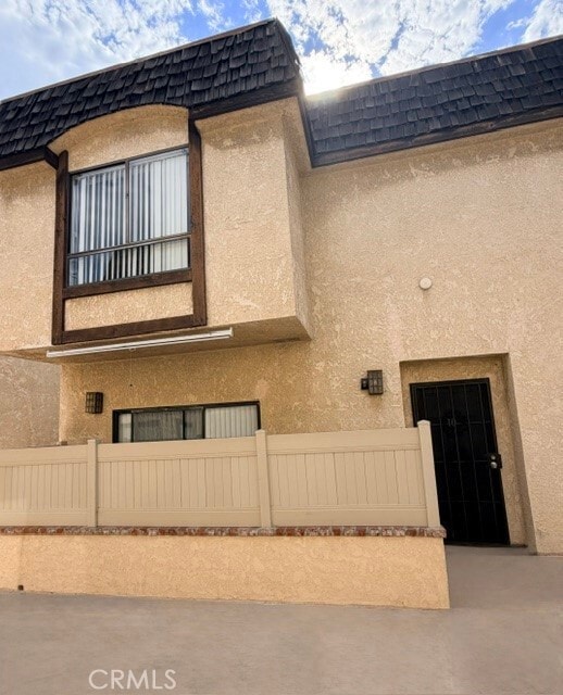 Building Photo - 14239 Sherman Way Unit 10