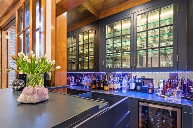 Photo - 9311 Burton Way