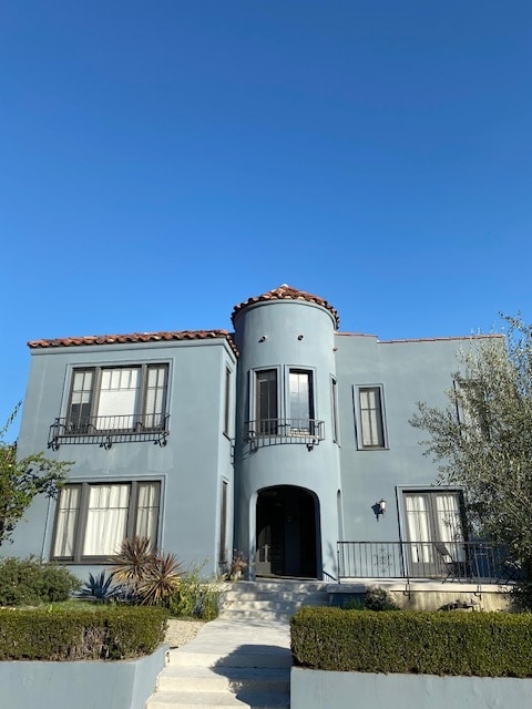 The open unit is upstairs on the south/right - 612 N Plymouth Blvd Unit 612 12