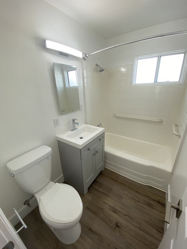 Bathroom - 14316 Condon Ave