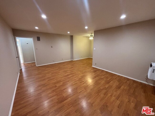 Building Photo - 1201 S Sherbourne Dr Unit 2 Rental