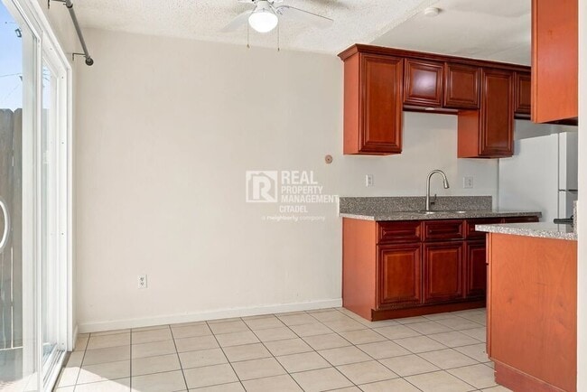 Photo - 3009 Canyon Crest Dr Unit A