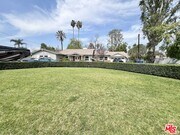 Photo - 22839 Oxnard St