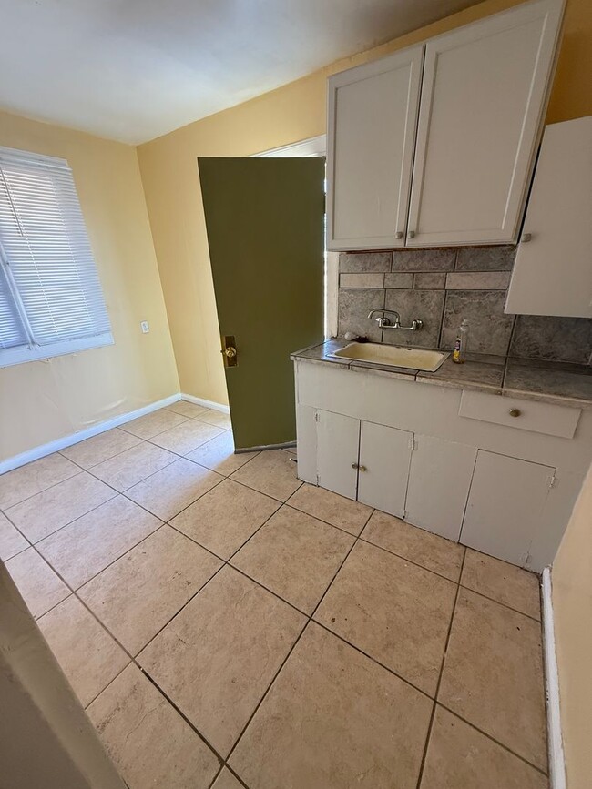 Photo - 6568 Desert Queen Ave Unit B