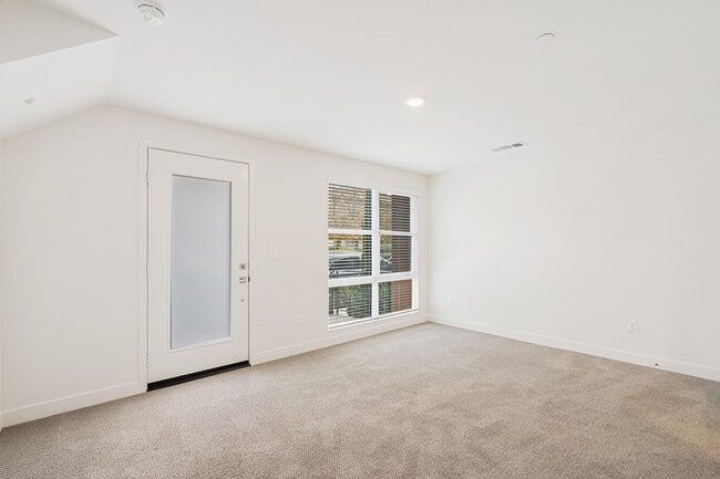 Photo - 2700 E Chaucer St Unit 14