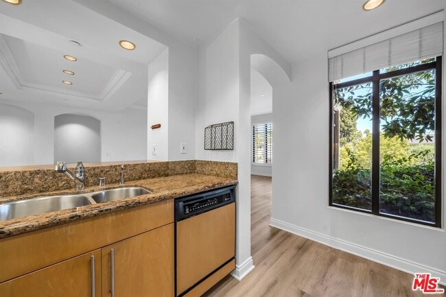 Photo - 11847 Gorham Ave Unit 104