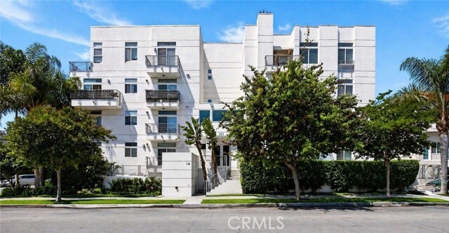 Building Photo - 401 N Serrano Ave Unit PH3