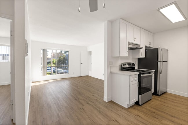 Photo - Mar at Laurel