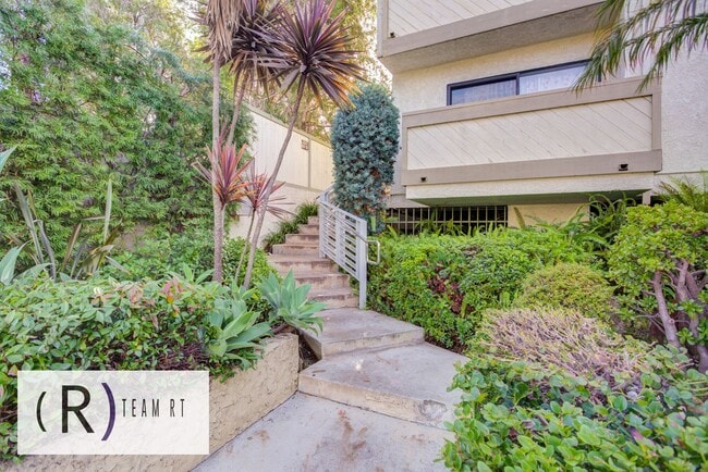 Photo - Gorgeous townhouse in a quiet 6-unit gated complex