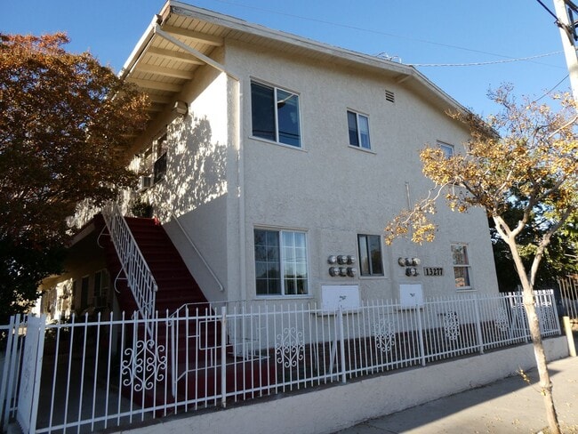 Building Photo - Cozy 1-Bedroom Condo with Utilities Includ... Unit 5