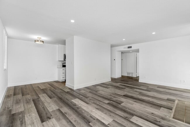 Photo - 1751 S Bentley Ave Unit 03