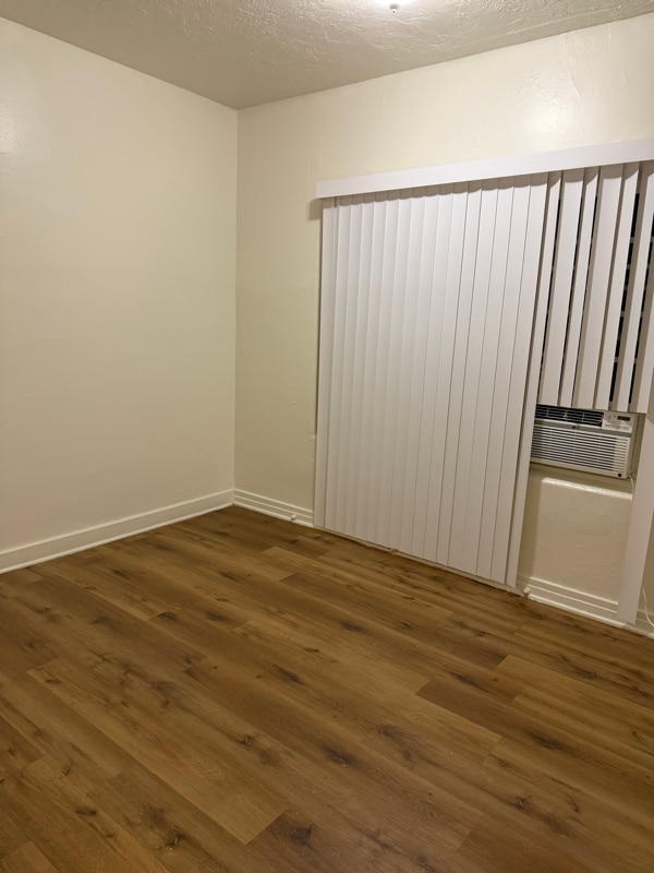 Photo - 636 N Plymouth Blvd