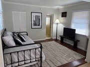 Photo - 925 1/2 N Maple St Unit 925