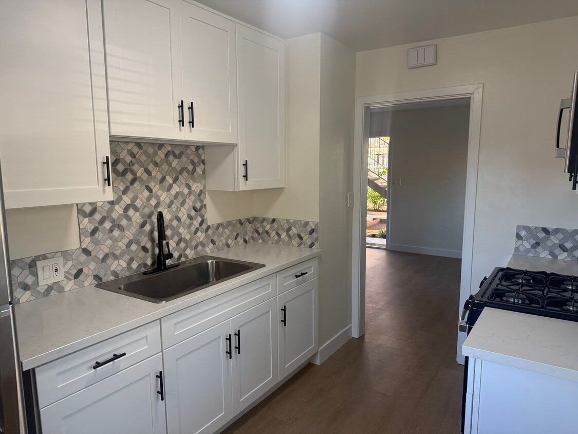 Floor Plan - 1X1 Brant St (R)