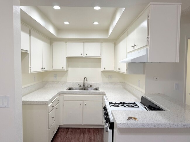 Photo - 171 Mariposa Apartments